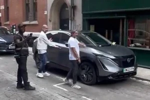 HLV Pep Guardiola bị trừng phạt vì phạm luật giao thông