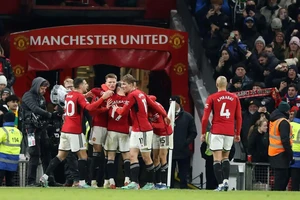 Ten Hag đáp trả cực sốc sau trận thắng Chelsea