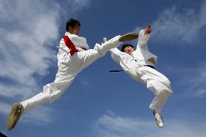 Clip: Chiêm ngưỡng tinh hoa võ thuật và võ đạo thư pháp 