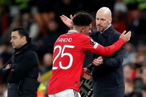 Sancho tự đào hố chôn mình ở Man United