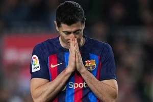 Barca hỗn loạn, Lewandowski sớm chia tay