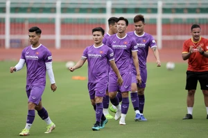 Chính thức: HLV Troussier triệu tập 34 tuyển thủ VN, gạch 11 cái tên cho Asian Cup 