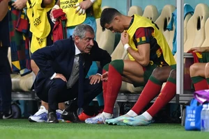 HLV Santos muốn làm nhục Ronaldo 