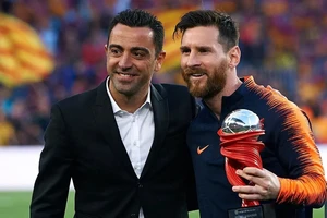 Barca mời người cũ Rijkaard, Xavi có cửa qua Mỹ dẫn dắt Messi
