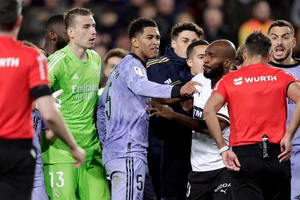 Bellingham giận dữ với án treo giò 2 trận