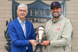 Vì sao HLV Klopp qua mặt "giáo sư" Wenger?