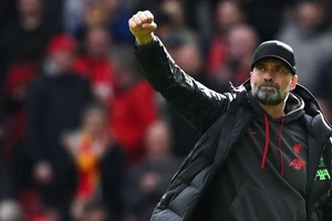 Trận thắng thứ 300 của HLV Klopp và ngôi đầu bảng ngọt ngào của Liverpool