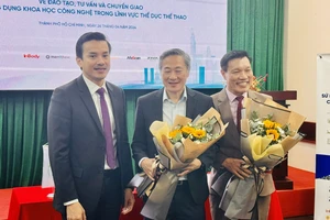 Cái bắt tay ý nghĩa của Sở VH-TT TP.HCM và Viện KHCNTT