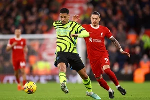 Arsenal lo sợ đi vào vết xe đổ của Liverpool