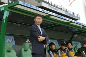 Thầy Hàn mới và vòng luẩn quẩn của bóng đá Việt Nam