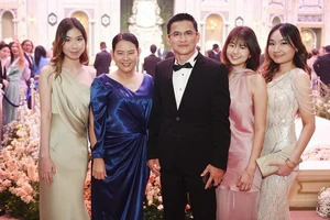 Vợ của Kiatisak lên tiếng và tương lai của Zico Thái sau khi chia tay CAHN