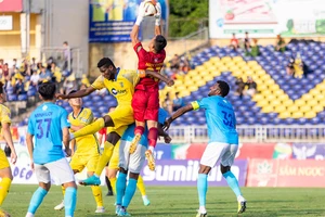 Khánh Hòa và SL Nghệ An trụ hạng V-League để làm gì?