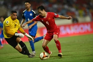 Nóng: HLV Kim Sang-sik loại Văn Toàn cho chuyến làm khách Iraq