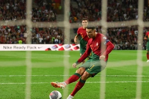 Đội trưởng Bồ Đào Nha Ronaldo lại bị chỉ trích