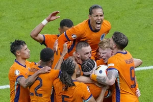 Đội tuyển Hà Lan cảnh giác Anh ở bán kết
