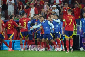 Tây Ban Nha đá đẹp, Pháp bất chấp