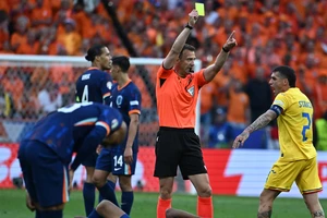 UEFA gây sốc nặng khi sử dụng trọng tài ‘nhúng chàm’ ở trận bán kết Euro 2024