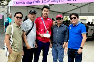 Chuyện về VĐV cầm cờ của đoàn Thể thao VN tại Lễ khai mạc Olympic Paris