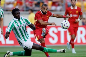 Liverpool cần bán gấp ngôi sao Salah để thu hồi vốn