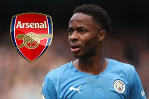 Arsenal bị cảnh báo không mua Sterling
