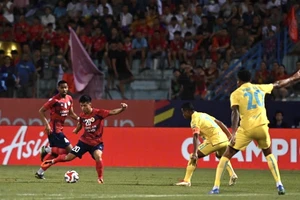 Ghi bàn vào lưới Thái Lan, Phan Văn Đức lên tuyển