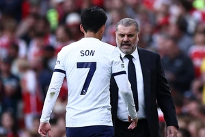 Tottenham sửa chữa sai lầm bằng cơn mưa gôn vào lưới Everton 