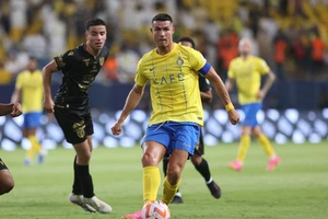 Siêu sao Ronaldo giải nghệ, không làm HLV