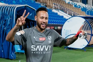 Tiền đạo Neymar tái xuất sau 1 năm 