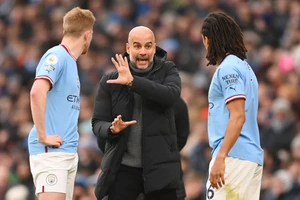 HLV Pep Guardiola cạn hợp đồng với Man City và động thái mới của 'người đặc biệt'