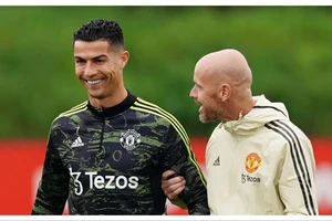 HLV Ten Hag trả đũa sâu cay lời chỉ trích của Ronaldo