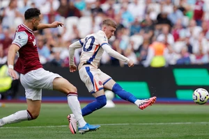 Tiền đạo Cole Palmer phá kỷ lục của Haaland
