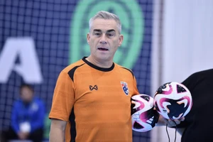 HLV futsal Thái Lan giận dữ với bê bối của Pháp ở World Cup