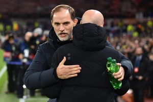 Ghế nóng HLV Ten Hag sắp cháy, MU nhớ đến Tuchel