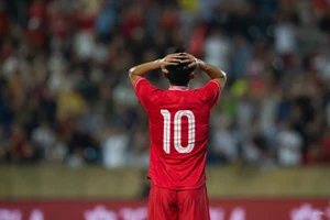 Tiền đạo Văn Quyết chia tay đội tuyển và nỗi lòng HLV Troussier