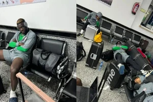 Sốc: Ngôi sao Premier League và tuyển Nigeria bị đe dọa tính mạng ở sân bay