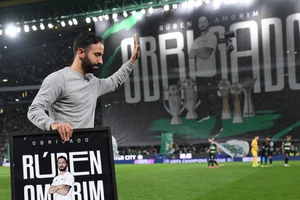 Man City choáng váng trong trận tiễn HLV Ruben Amorim đến Man United