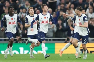 Tottenham chinh phục ngôi đầu bảng ở Thổ Nhĩ Kỳ