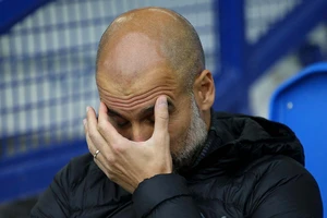 HLV Pep Guardiola đau đớn trải nghiệm khủng hoảng ở Manchester City 