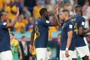 Người trong cuộc nói gì khi tiền đạo Mbappe từ chối lên tuyển Pháp?