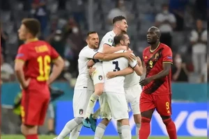 Quỷ đỏ không còn đường lùi trước đội tuyển Ý