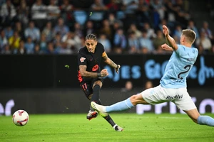 HLV Hansi Flick giận dữ chỉ trích cầu thủ Barcelona