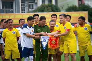 Ra mắt đội bóng đá cựu Công an Quận Bình Tân