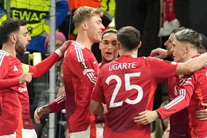 Tiền đạo Hojlund tỏa sáng và lời cảnh báo cho HLV Amorim