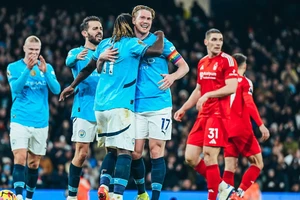 Nhà đương kim vô địch Man City nối dài niềm vui ở Selhurst Park