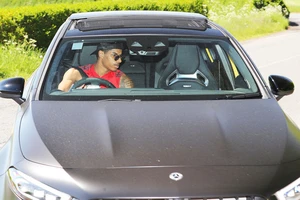 Tiền đạo Rashford khăn gói rời Man United