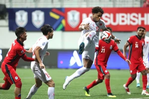 Đội tuyển Singapore thua đau trong ngày Lễ tặng quà, HLV Kim Sang-sik nói gì?