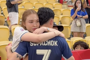 HLV Ishii bị phản ứng vì gọi ‘bàn thắng xấu xí’ của Supachok là siêu phẩm