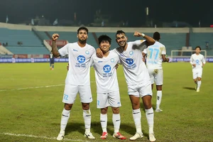 Nhà đương kim vô địch lên tiếng, Bình Định lâm nguy