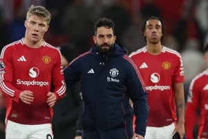 Hojlund đang chơi bóng trong sự sợ hãi