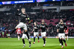 Pháo thủ thành London gầm thét trên con đường chinh phục châu Âu